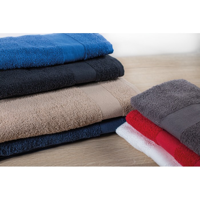 Asciugamani colorati per palestra

Gadget per palestre: 5 accessori utili per il fitness
